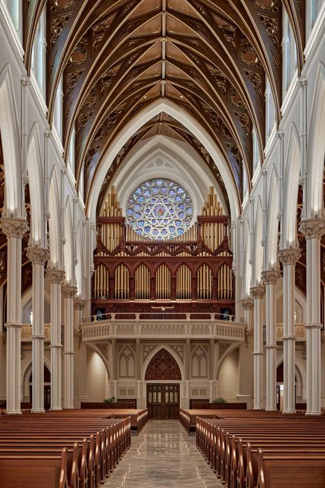 Cathedral of the Holy Cross | Boston Preservation Alliance Cathedral Of The Holy Cross Boston, Sleepy Penguin, Small Chapels, Places Of Worship, Altar Design, Modern Church, Public Space Design, Cathedral Architecture, Sacred Architecture