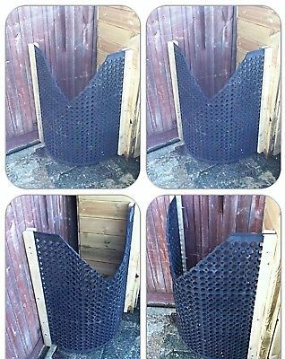 Diy Hay Feeder, Hay Feeder For Horses, Horse Feeder, Horse Farm Ideas, Horse Paddock, Horse Hay, Diy Horse Barn, Barn Hacks, Horse Barn Ideas Stables