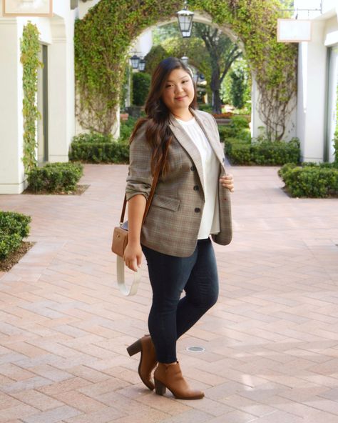 Curvy Girl Chic Plus Size Fashion Blog Nordstrom 1.State Plaid Blazer with Skinny Jeans and Tan Ankle Boots Jean And Blazer Outfit Plus Size, Curvy Women Jeans Work, Casual Blazer Outfit Women Plus Size, Blazer Jeans Outfit Women Plus Size, Jeans And Blazer Outfit Plus Size, Mid Size Blazer Outfit, Plus Blazer Outfits, Plus Size Ankle Boots Outfit, Curvy Blazer Outfit