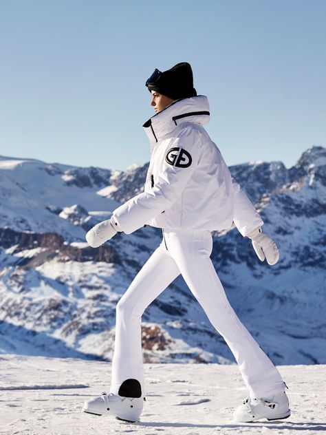 For the most stylish way to hit the ski slopes this winter, head to Winternational! Contour Aesthetic, White Ski Outfit, Contouring Guide, Jackets With Fur, Winter Ski Fashion, Ski Lifestyle, Ski Jackets For Women, Ski Wear For Women, Womens Ski Outfits