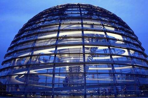 Daniela Hartmann Reichstag Building, Berlin Architecture, German Architecture, Norman Foster, Architecture Images, Famous Architects, Architectural Inspiration, Best Cities, Amazing Architecture