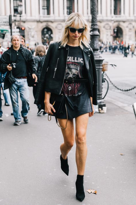 Grunge Style Outfits, Moda Rock, Model Street Style, Paris Fashion Week Street Style, Leather Jacket Outfits, Grunge Look, Casual Styles, Rocker Style, Trivia Questions