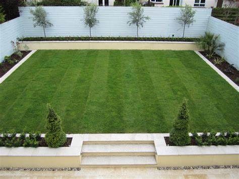 Raised Lawn Ideas, Raised Lawn, Child Friendly Garden, Luxury Garden Design, She Shed Ideas, Veg Patch, Modern Mediterranean, Luxury Garden, Garden Inspo