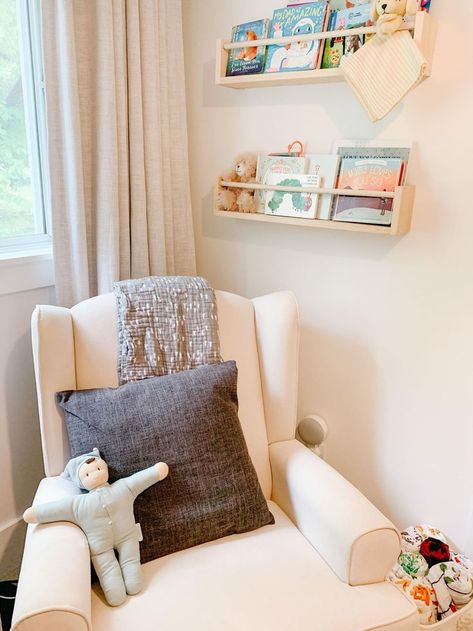 Nursery Corner, Nursery Reading, Baby Corner, Nursing Chair, Nursery Room Inspiration, Nursing Baby, Nursery Baby Room, Corner Chair, Woodland Nursery