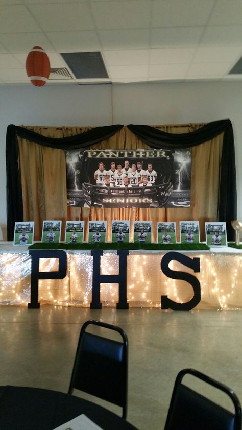 End Of Season Banquet Ideas, Banquet Centerpieces Elegant, High School Football Banquet Ideas, High School Football Banquet, Hockey Banquet Ideas, Athletic Banquet Decorations, Wrestling Banquet Ideas, Sports Banquet Ideas, Football Banquet Ideas