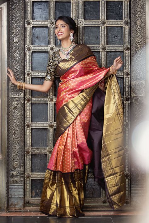 Pelli Sarees, South Indian Wedding Saree, Latest Silk Sarees, Kanjivaram Sarees Silk, Lehenga Saree Design, Bridal Sarees South Indian, Indian Bridal Sarees, New Saree Designs, Wedding Saree Blouse