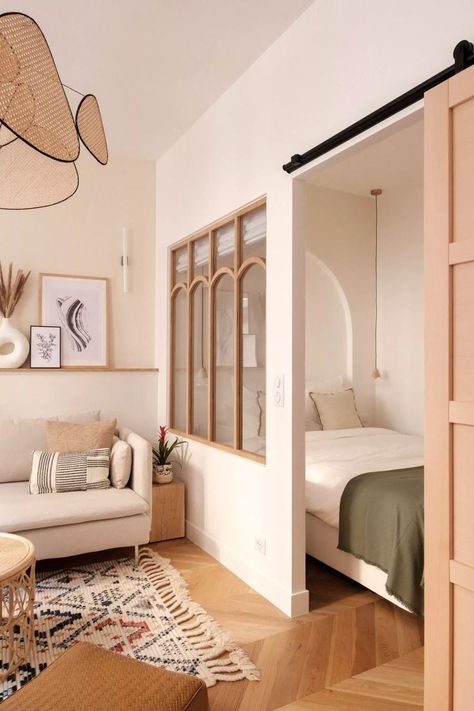 Tiny Parisian Apartment, وابي سابي, Tiny Studio Apartments, Studio Apartment Living, Office Layout, تصميم للمنزل العصري, Parisian Apartment, Tiny Apartment, Tiny Bedroom