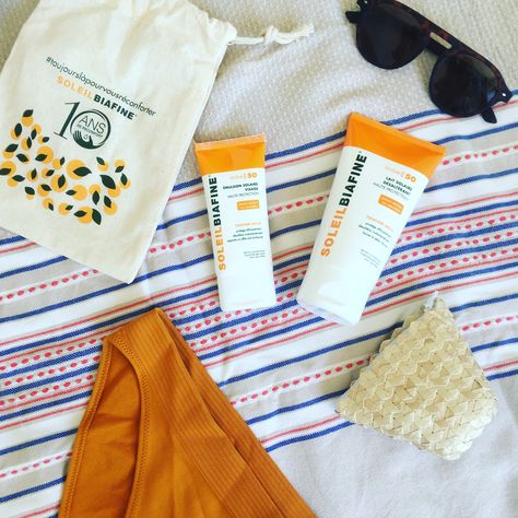 Découvrez mon avis sur la nouvelle gamme de haute protection solaire de Soleil Biafine (corps et visage) avec un FPS 50 Biore Sunscreen, Soleil Blanc Shimmering Body Oil, Garnier Ambre Solaire, Bris Soleil, Tote Bag, Lifestyle