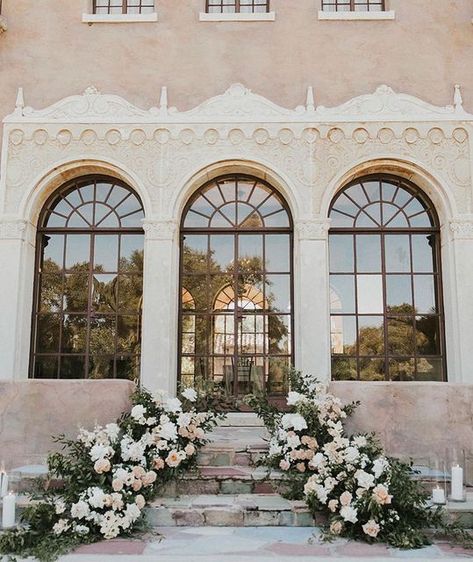 Cloisters Nyc, Howey Mansion, Husband Wife Photo, Effortless Wedding, Nyc Wedding Photos, Aisle Flowers, Pastel Color Schemes, Loving People, East Coast Wedding