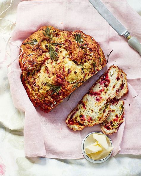 A quick-to-make soda bread, studded with beetroot and feta, makes a wonderful addition to any summer picnic or al fresco lunch. Savory Bread Recipe, Soda Bread Recipe, Beetroot Recipes, Vegetable Bread, Irish Soda Bread Recipe, Delicious Magazine, Irish Soda Bread, Savoury Baking, Soda Bread