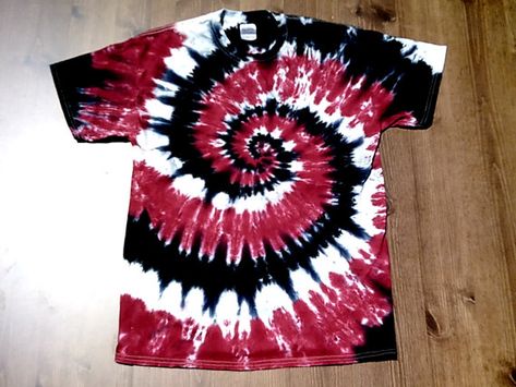 Tie Dye T Shirt Red Black White Double by theTieDyeBandit, $23.00 Red And Black Tie Dye, Camisa Tie Dye, Tie Dye Shirts Patterns, Tie Die Shirts, Tye Dye Patterns, Diy Tie Dye Designs, Tie Dye Patterns Diy, Diy Tie Dye Shirts, Tie Dye Party