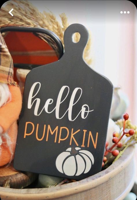 Fall Cricut, Fall Craft Fairs, Bread Boards, Fall Wood Crafts, Fall Decor Diy Crafts, Fall Decor Dollar Tree, Fall Vignettes, Dollar Tree Fall, Projets Cricut