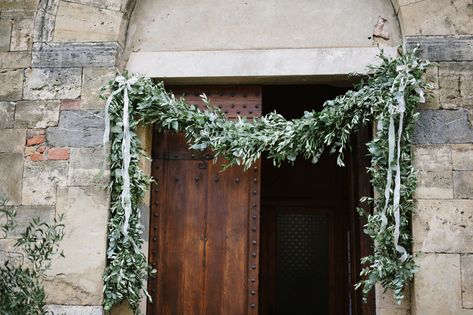 Olive Leaf Garland | photography by http://www.leliascarfiotti.com Olive Leaf Garland, Olive Branch Garland, Olive Branch Wedding, Algarve Wedding, Medical Study, Couple Together, Pew Decorations, Olive Wedding, Table Garland