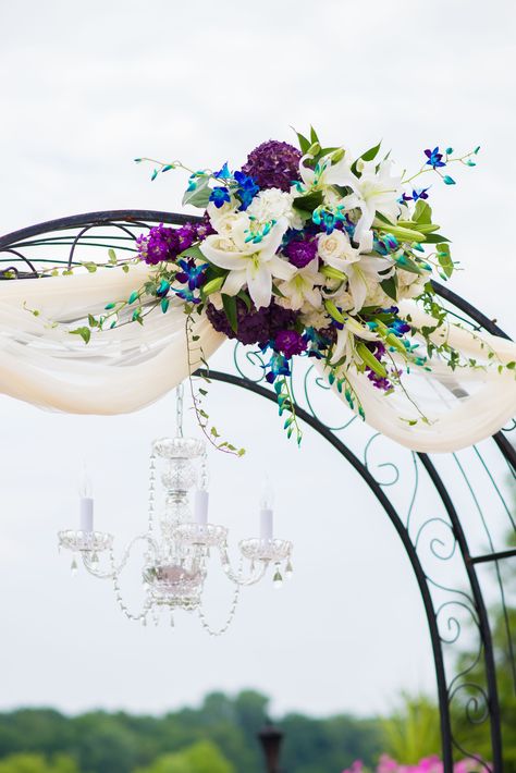 Secular Wedding Ceremony, Wedding Flowers Blue, Blue Orchid Wedding, Aladdin Disney, Theme Inspiration, Modern Wedding Flowers, Lily Wedding, Wedding Arch Flowers, Arch Flowers