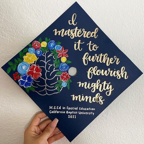 Kim's Custom Caps on Instagram: “Hi, my name is Nallely. I am a High School Special Education Teacher 👩‍🏫 and will be graduating with my Master’s Degree in Special Education…” Cap Inspiration, Teacher Graduation Cap, Funny Graduation Caps, Creative Graduation Caps, Nurse Graduation Cap, Graduation Cap Ideas, College Grad Cap Ideas, High School Special Education, Masters Graduation