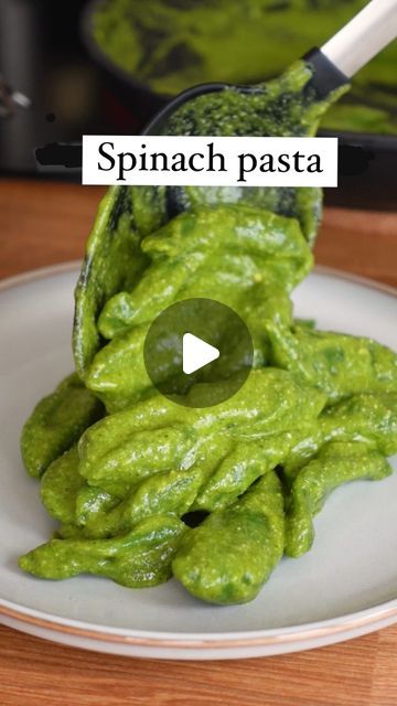 Maya // vegan recipes on Instagram: "SPINACH PASTA 🍝 

I’ve liked spinach my whole life, but if I didn’t, this dish would have convinced me. 😉
RECIPE (2 servings):
 -3 large handfuls of spinach
-12 tbsp flour
-a pinch of salt
Mix until a dough forms.
Knead a few times by hand and cover while making the sauce.
Sauce:
-3 large handfuls of spinach
-1/2 bunch of coriander or parsley
 -Salt and pepper to taste
 -30g cashews
-2 tbsp olive oil
-Juice 1/2 lemon
Mix until creamy.
Heat up a pot of salted water.
Cut the dough into the water using a scissor and cook until the pasta float to the top.
Scoop off and mix with some of the pesto in a pan.
-
SPINAT PASTA 🍝 

Ich mag Spinat zwar schon mein ganzes Leben lang, aber spätestens dieses Gericht hätte mich überzeugt. 😉

REZEPT (2 Portionen):
 -3 How To Make Spinach Pasta, Pasta With Spinach Recipes, Spinach Sauce For Pasta, Pasta Pesto Recipes, Spinach Noodles, Spinach Recipes Vegan, Spinach Pasta Recipes, Recipes Spinach, Pasta Spinach