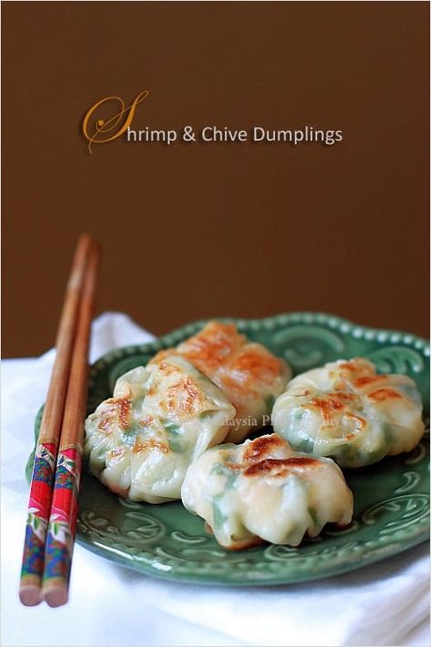 Chive Dumplings, Pan Fried Shrimp, Dim Sum Recipes, Shrimp Dumplings, Mapo Tofu, Rasa Malaysia, Wontons, Dumpling Recipe, Snacks Für Party