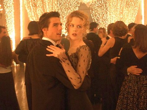 Stanley Kubrick "Eyes Wide Shut" - Tom Cruise and Nicole Kidman Tom Cruise And Nicole Kidman, Wealthy Couple, Stanley Kubrick Movies, Film Study, The Royal Tenenbaums, Eyes Wide Shut, Septième Art, Film Studies, Film School