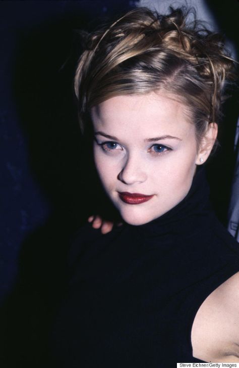 These Reese Witherspoon Photos Make Us Nostalgic For The '90s 90’s Makeup Looks, 1990s Makeup, 90’s Makeup, 1990s Hairstyles, 90s Makeup Trends, Makeup 90s, 90s Makeup Look, 90s Grunge Hair, Estilo Ivy