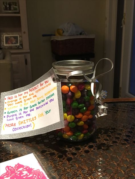 DIY skittles jar gift #DIY #present #crafty #skittles #homeadegift #giftidea #teacher #musicteacher Homeade Gift Ideas, Skittles Gift Ideas, Skittles Gift, Gift Diy, Jar Gifts, Birthday Presents, Gifts Ideas, Diy Gift, Fun Crafts