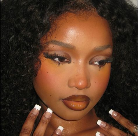 Makeup For Black Skin, Brown Skin Makeup, Lip Combo, Dope Makeup, Dark Makeup, Face Card, Creative Makeup Looks, Glamour Makeup, Makeup Looks Tutorial