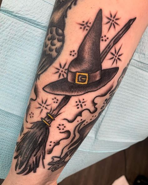 Traditional Broom Tattoo, Traditional Style Witch Tattoo, Witch Hat And Broom Tattoo, Witch On Broom Tattoo, American Traditional Witch Tattoo, Traditional Witchy Tattoos, Witch Tattoo Traditional, Couldren Tattoo, Witches Broom Tattoo