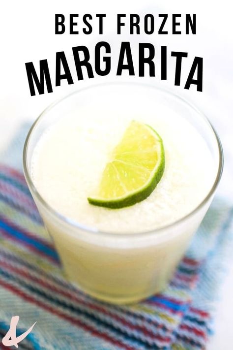 Quick and easy Frozen Margarita Recipe. This easy cocktail has only 3 ingredients. It's so refreshing! Frozen Limeade Margarita, Best Frozen Margarita, Frozen Margarita Recipe, Limeade Margarita, Best Mixed Drinks, Frozen Limeade, Easy Alcoholic Drinks, Frozen Margarita, Easy Margarita