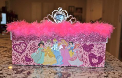 Princess box Valentines Shoe Box Ideas For Girls Diy, Cinderella Valentines Boxes, Princess Valentine Box Ideas, Princess Castle Valentine Box Ideas, Disney Princess Valentine Box Ideas, Rapunzel Valentine Box Ideas, Encanto Valentine Box Ideas, Princess Peach Valentine Box Ideas, Valentines Shoe Box Ideas Girl