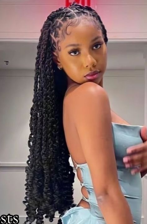 Black Passion Twists, Passion Twists Hairstyle, Wool Hairstyles, Passion Twists, Braids For Black Women, Easy Braids, Braids For Long Hair, Twist Braids, Hairstyles For Women