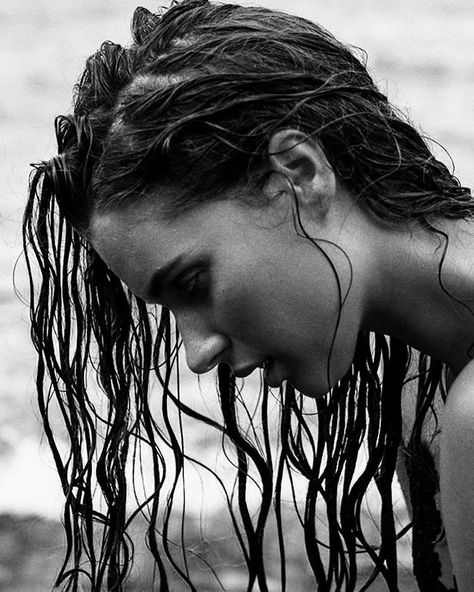 You ever give likes away as if they are gold Photos Black And White, Photographie Portrait Inspiration, Beach Shoot, Beach Portraits, Photoshoot Themes, Black And White Portraits, Beach Photoshoot, Love Pictures, Wet Hair