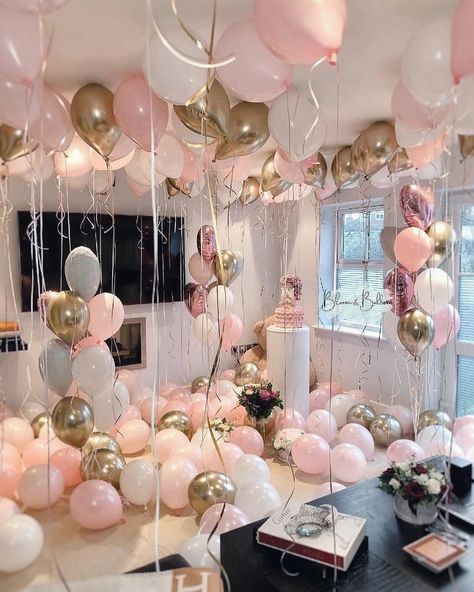 Perfect Pink Balloons Helium balloons under the ceiling Balloon Balloons first birthday party Balloon Ceiling Decorations, Birthday Room Surprise, Helium Balloons Birthday, Birthday Sleepover Ideas, Balloon Ceiling, Picnic Birthday Party, Cute Birthday Ideas, Picnic Birthday, Pink Balloons