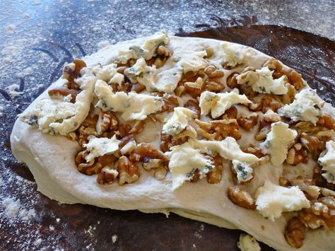 Sourdough Bread with Blue Cheese and Walnuts Blue Cheese Sourdough Bread, Cheese Boat, Cheese Sourdough, Plain Bread, Walnut Bread, Sour Dough, Bleu Cheese, Bread Baker, Cracked Pepper