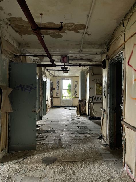 Zombie Apocalypse Hospital, Biological Hazard, Urban Exploring, Abandoned Hospital, Liminal Space, Dreamcore Weirdcore, Chernobyl, Abandoned Buildings, Zombie Apocalypse