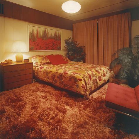 35 Stylish 70s Bedroom Design Ideas To Transport You Back In Time Shag Carpet 70s, 70s House Bedroom, 1980s Interior Design Bedroom, 1970s Bedroom Aesthetic, 70s Decor Aesthetic, 70s Headboard, 60s Aesthetic Bedroom, 1970 Bedroom, 70s Interior Design Bedroom