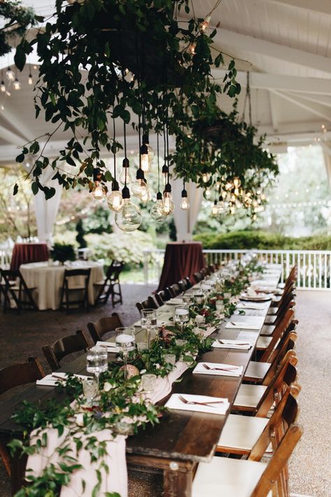 Vineyard Floral Arrangements, Plant Wedding Reception, Indoor Greenery Wedding, Garden Wedding Food Ideas, Botanical Garden Wedding Reception, Urban Garden Wedding, Fall Garden Wedding Ideas, Biophilic Wedding, Hanging Greenery Wedding