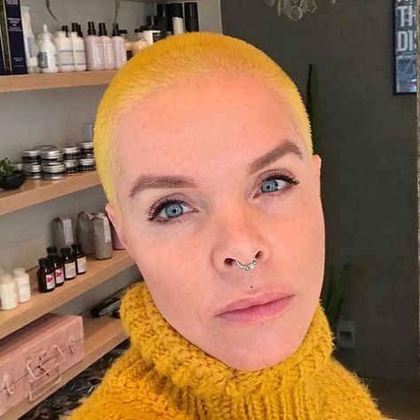 BuzzCutFeed ™ on Instagram: “YELLOW BUZZ CUT Thanks @nina.moe 😍💯🖤 #FullBuzz #YellowHair #BuzzCutFeed #BuzzCut  #BuzzCuts #ShavedHead #BuzzCutChallenge…” Yellow Buzzcut, Multicolor Hair, Buzz Cuts, Shaved Head, Amazing Hair, Perfect Brows, Yellow Hair, Buzz Cut, Pixie Cuts