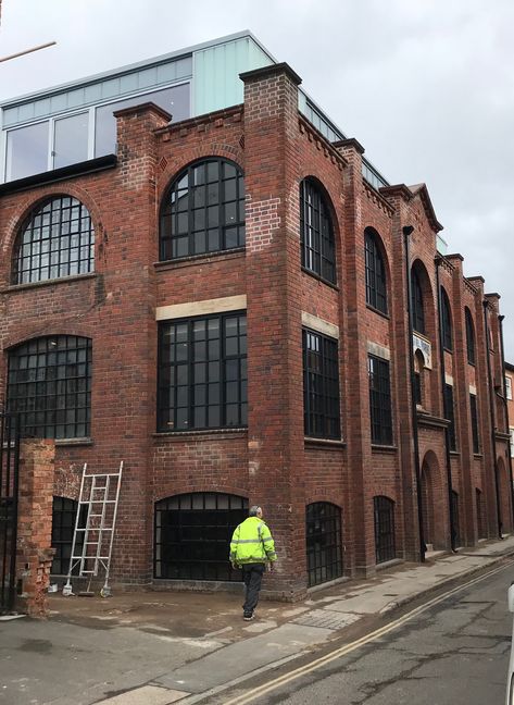 Brick Warehouse Exterior, Industrial Brick Architecture, Contemporary Industrial Architecture, Old Brick Factory, Minecraft Wearhouse, Industrial Apartment Building, Industrial Apartment Exterior, Old Warehouse Exterior, Industrial Warehouse Exterior