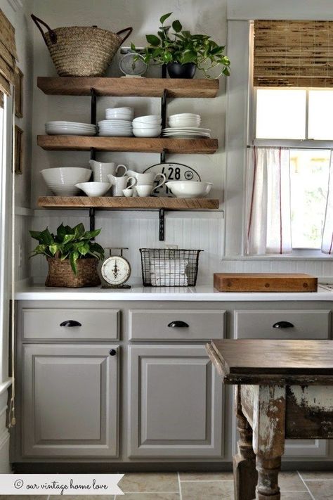 Gorgeous Farmhouse Kitchen Inspiration Small Kitchen Decoration, Interior Boho, Decor Ikea, Gray Cabinets, Interior Vintage, Small Kitchen Decor, Transitional House, Kitchen Decorating, Grey Kitchens