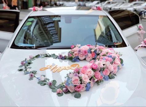 Wedding Car Deco, Bridal Car, Decoration Pictures, Wedding Car Decorations, Bridal Gift Wrapping Ideas, Personalized Wedding Decor, Wedding Planning Decor, Desi Wedding Decor, Car Decorations