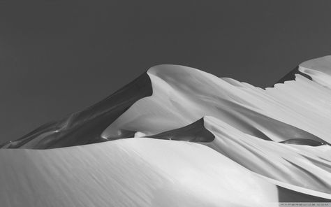 Dune Wallpaper, Black White Landscape, Mac Backgrounds, Wallpaper Black And White, Desert Dunes, Qhd Wallpaper, Windows Wallpaper, White Landscape, Desktop Wallpaper Art