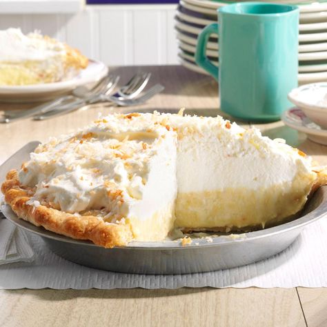 Dar's Coconut Cream Pie Summer Pies, Yummy Pies, Sugar Cream Pie, Coconut Cream Pie Recipes, Bob Evans, Pie Pie, Cronut, Cookies Bars, Coconut Pie