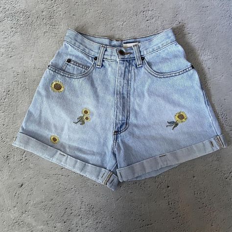 Vintage sunflower shorts A pair of vintage light... - Depop Leopard Cami, Sunflower Shorts, Light Wash Denim Shorts, Vintage Sunflower, Embroidered Denim Shorts, Frame Purse, Embroidered Denim, Light Wash Denim, Vintage Lighting