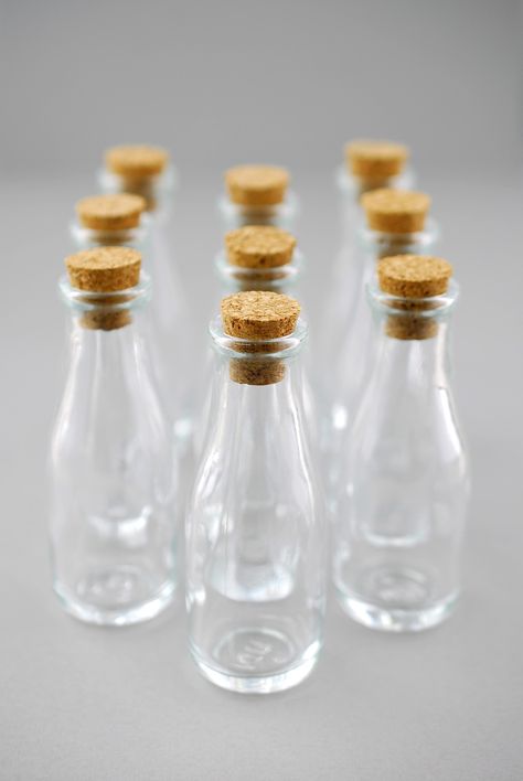 Mini Glass Bottles with Cork 40ml 3.8in (Pack of 10) Wine Cork Crafts Christmas, Wine Flask, Wine Cork Wreath, Crafts With Glass Jars, Wine Bottle Centerpieces, Mini Glass Jars, Cork Ideas, Glass Bottle Diy, Glass Bottles With Corks