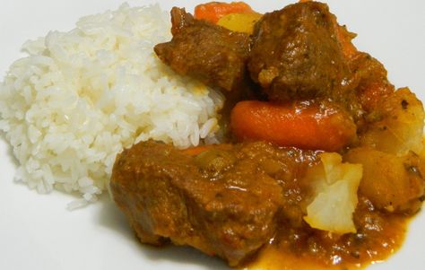 Carne guisada or beef stew is a very popular dish in Puerto Rico. One of my favorites too! It's a very hearty dish, very easy to make and lefotvers taste even better the next day! It's a complete m... Puerto Rican Carne Guisada, Puerto Rican Beef Stew, Puerto Rican Cuisine, Puerto Rican Dishes, Puerto Rico Food, Hispanic Kitchen, Carne Guisada, Boricua Recipes, Spanish Dishes