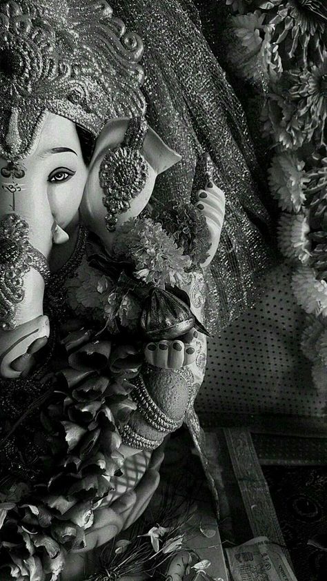 Lord Ganesh Aesthetic Wallpaper, Ganpati Photo Hd Aesthetic, Ganesh Aesthetic Images, Ganpati Aesthetic Wallpaper, Bappa Wallpaper Aesthetic, Aesthetic Ganesha Wallpaper, Ganpati Bappa Wallpapers Aesthetic, Ganpati Bappa Hd Photos, Ganesh Wallpaper Aesthetic