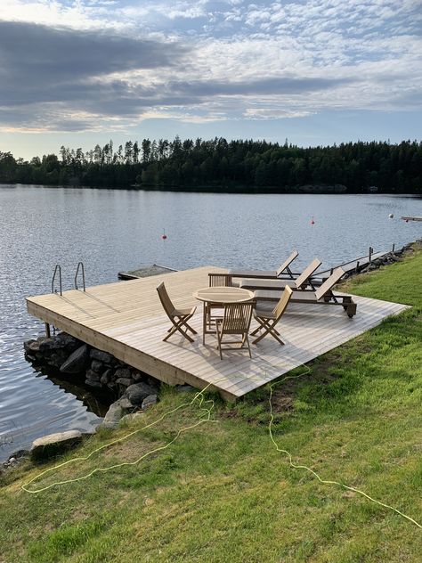 Waterfront Dock Ideas, Small Docks For Ponds, Pond Jetty, Lake Docks Designs, Lake House Dock, Floating Dock Plans, Lake Landscaping, Cottage Outdoor, Farm Pond