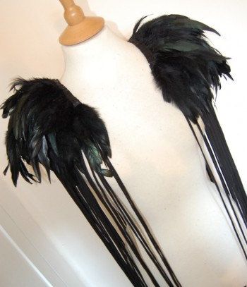 Black Feather Fringed Epaulettes Gothic by lovechildboudoir, $75.00 Burlesque Glamour, Gothic Burlesque, Feather Collar, Dark Circus, Fabric Hanging, Gothic Glam, Laughing Jack, Diy Vetement, Couture Vintage