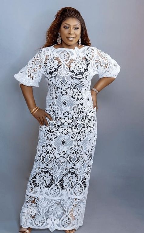 Women Gown, Lace Kaftan, Kaftan Styles, Nigerian Dress, Stylish Naija, African Party Dresses, Nigerian Lace Styles Dress, White Range, Clothes Fabric