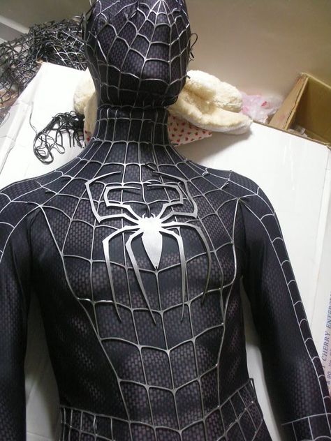 Spider-Man 3 Symbiote movie replica suit | RPF Costume and Prop Maker Community Black And White Spiderman Suit, Venom Suit Spider Man, Black Spider Man Costume, Black Spider Man Suit, Spiderman Costume Men, Black Spider Suit, Spider Man Symbiote Suit, Black Spiderman Suit, Venom Suit