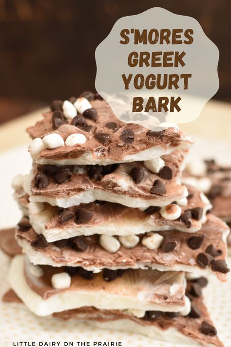 S’mores Greek Yogurt, Yogurt Bark With Graham Cracker, High Protein Yogurt Bark, Greek Yogurt Cups, Low Calorie Yogurt Bark, Greek Yogurt Bark Recipes, Vanilla Greek Yogurt Dessert, Smores Bark, Frozen Greek Yogurt Bark